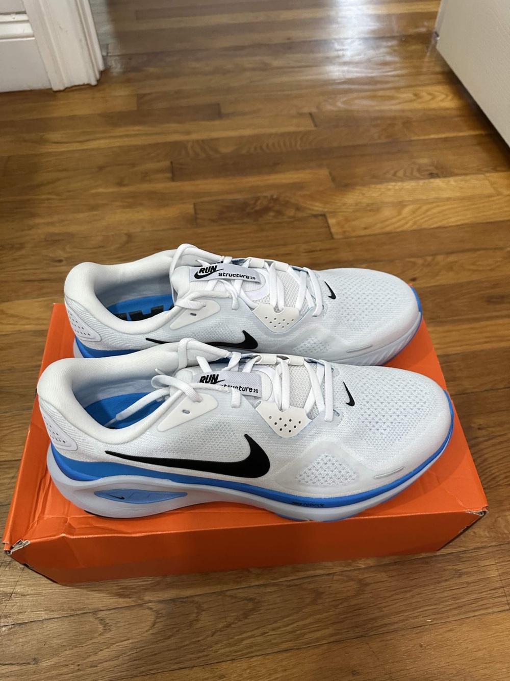 *Slightly Used* Nike Structure 26 Men White Blue (HJ1102-119) Size 12
